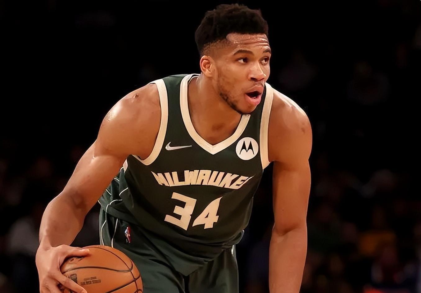 包含字母哥重返赛场，锐不可当首场状态出色，雄鹿观众沸腾！的词条AYX Poker