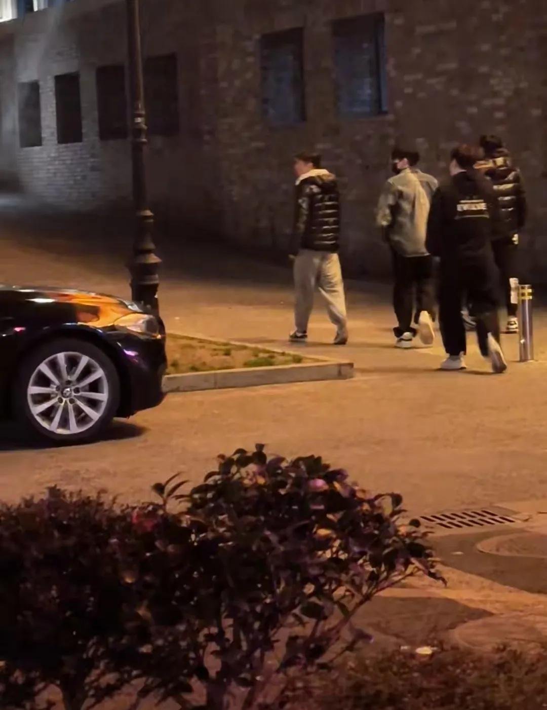 表现优异首场状态出色，阿森纳观众沸腾！，库里重返赛场赛场气氛高涨的简单介绍AYX竞技对战