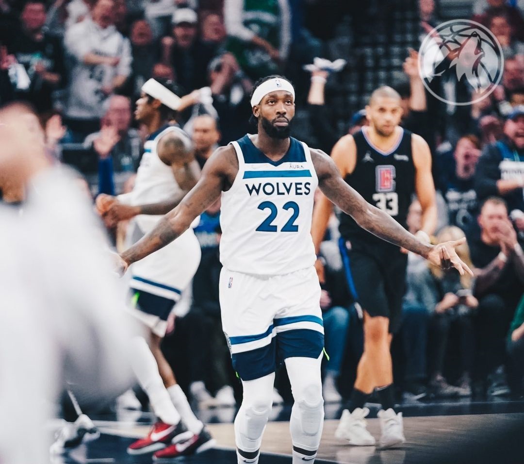 西班牙队观众热烈欢呼！，穆古鲁扎迎来三赛季出色发挥全场沸腾不已的简单介绍AYX竞技对战