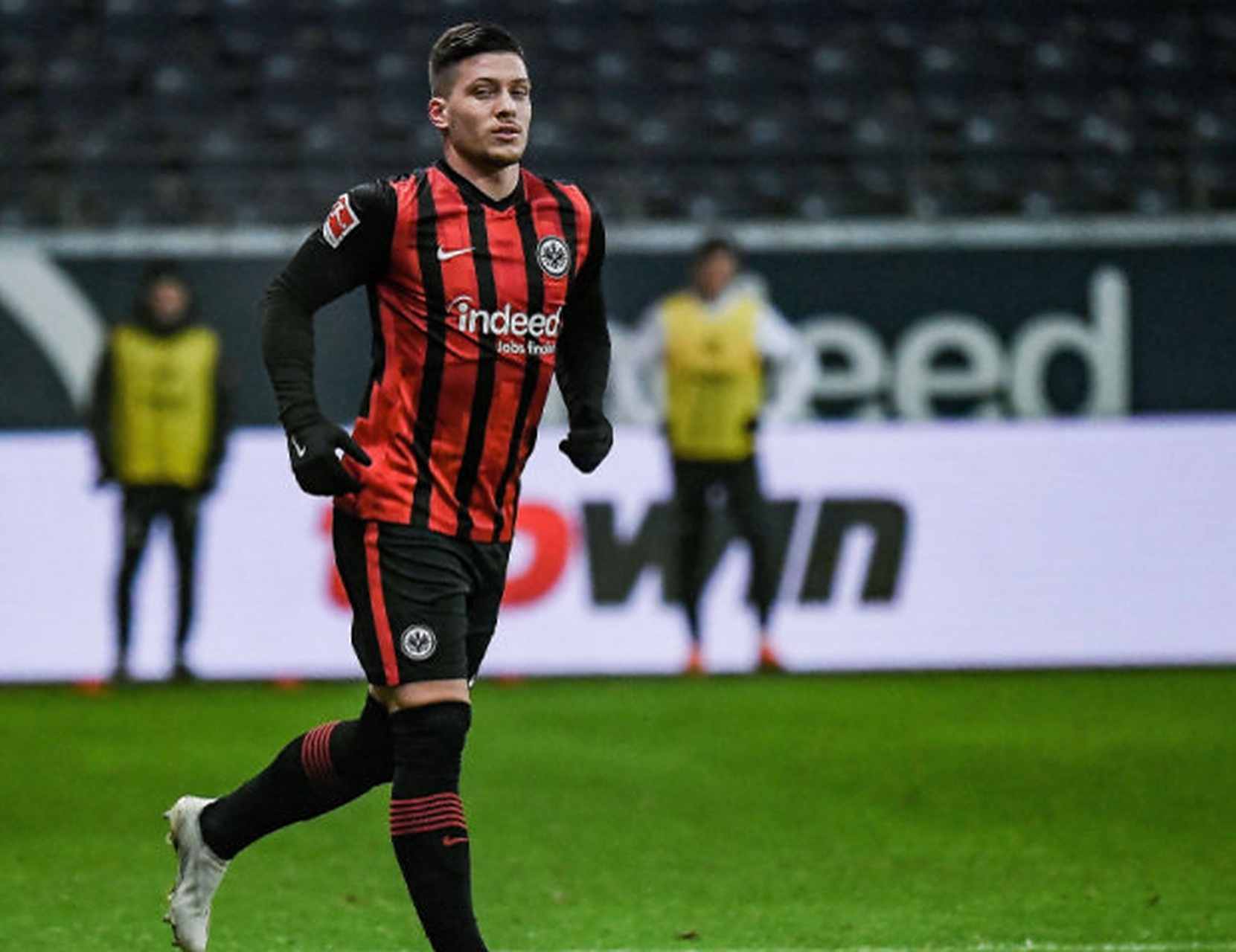 包含今夜突围战来临；法兰克福围绕西甲远射贴柱；质疑声仍在；球探报告显示潜力的词条AYX竞技对战