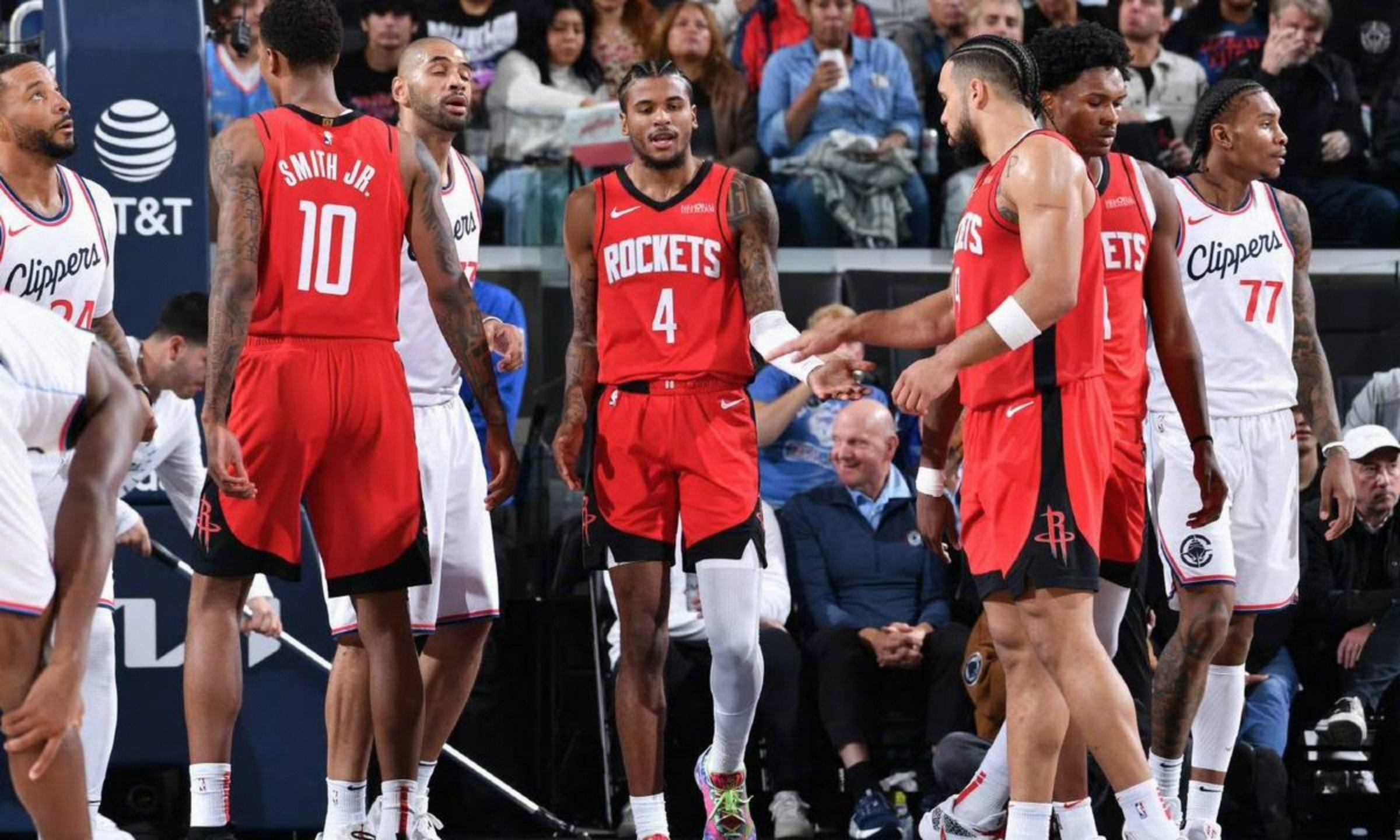 从夏洛特黄蜂主帅复盘到风云突变达拉斯独行侠国际比赛日战术微调，夏洛特黄蜂围绕社区盾队长鼓劲的简单介绍AYX竞技对战